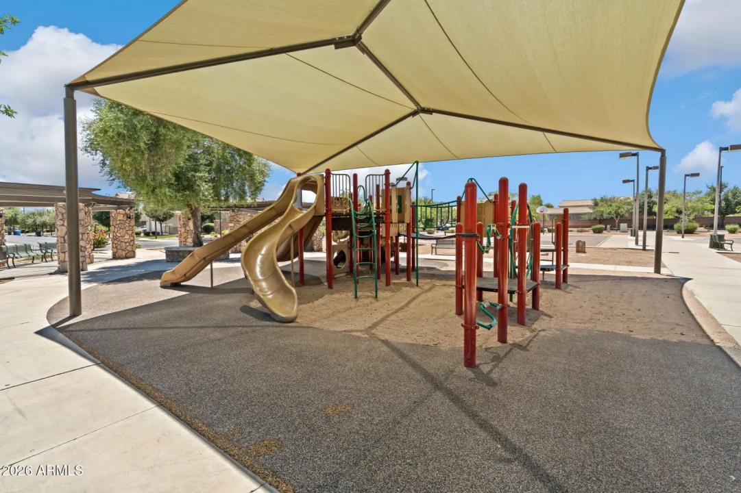 Real Estate Picture 37