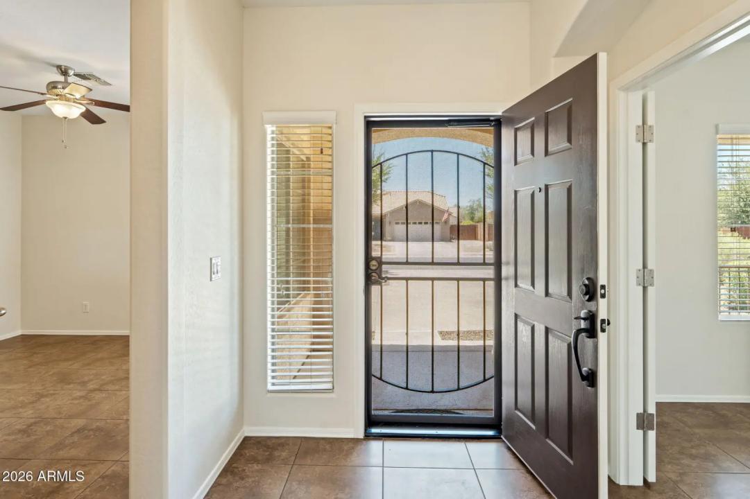 Real Estate Picture 4