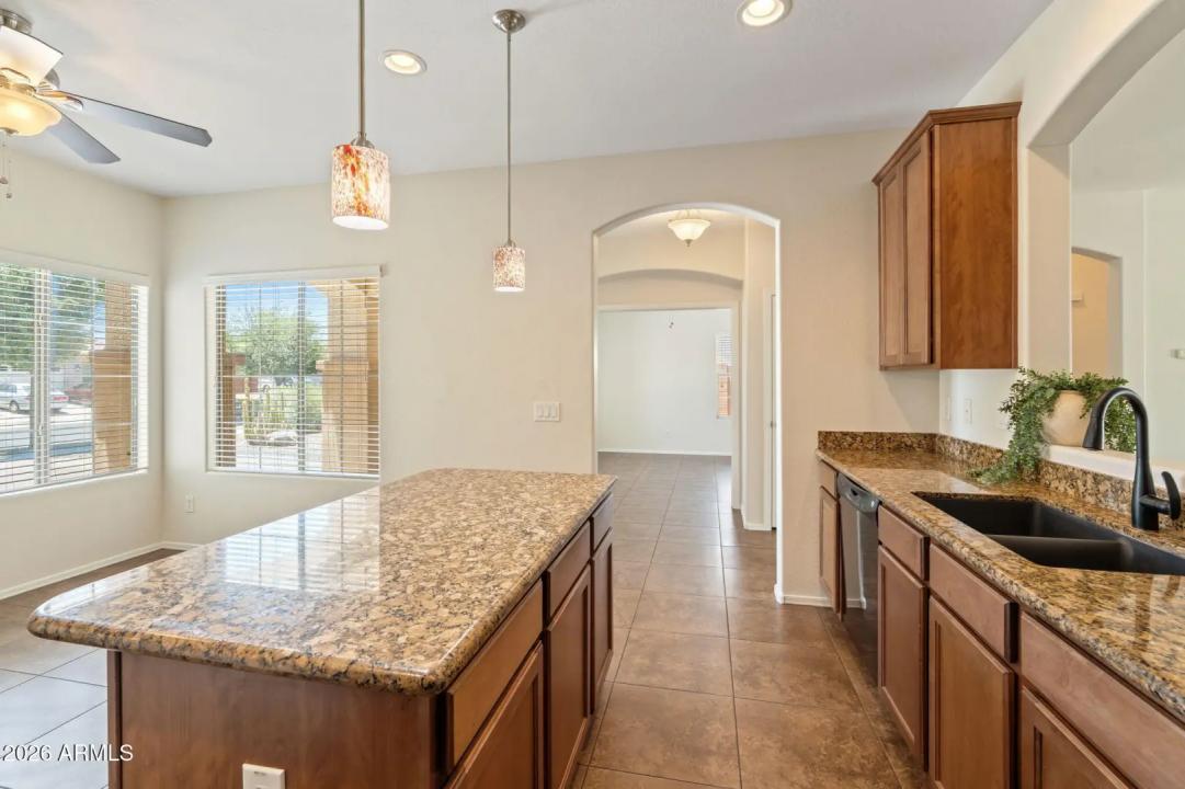 Real Estate Picture 3