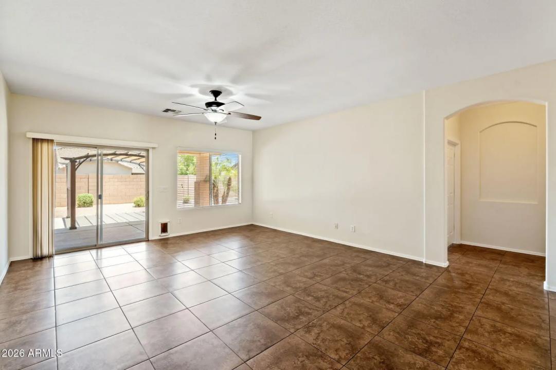 Real Estate Picture 27