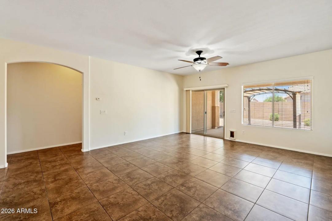 Real Estate Picture 5