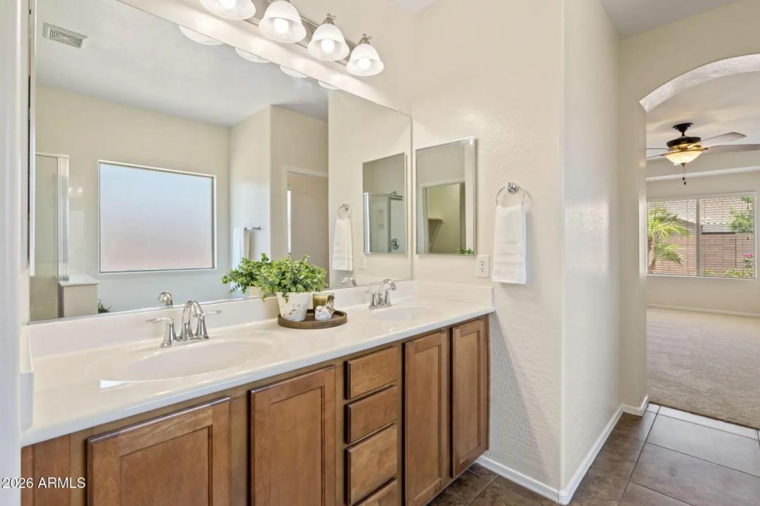 Real Estate Picture 30