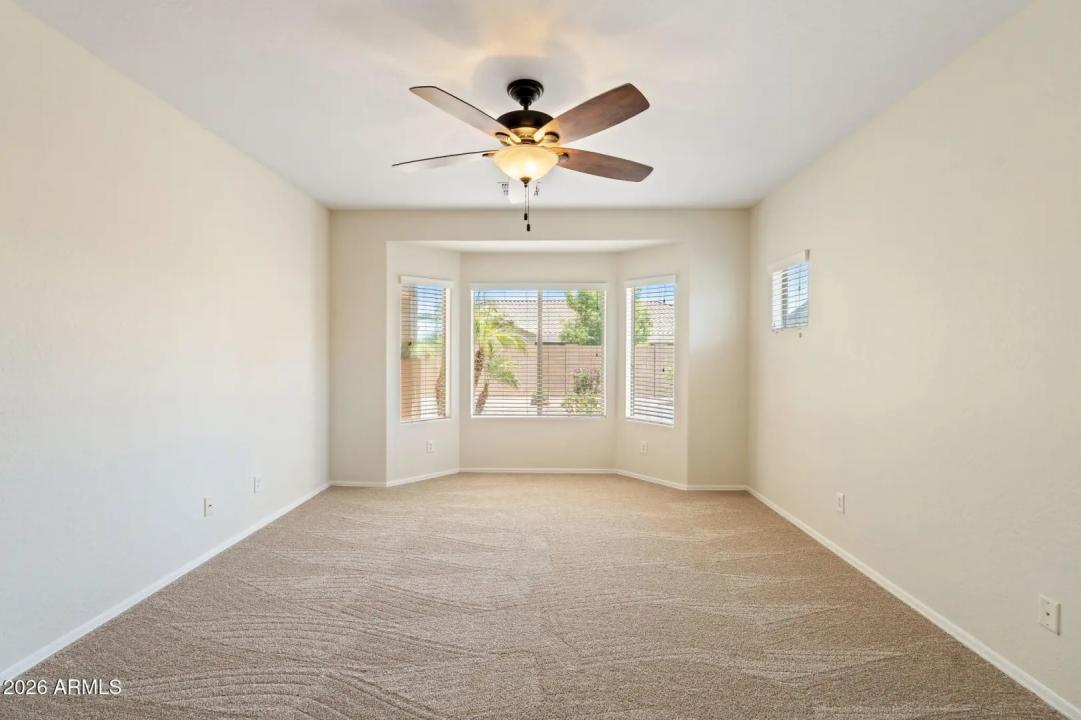 Real Estate Picture 7