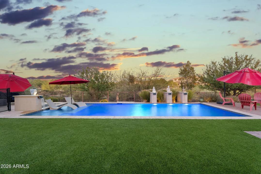 Real Estate Picture 5