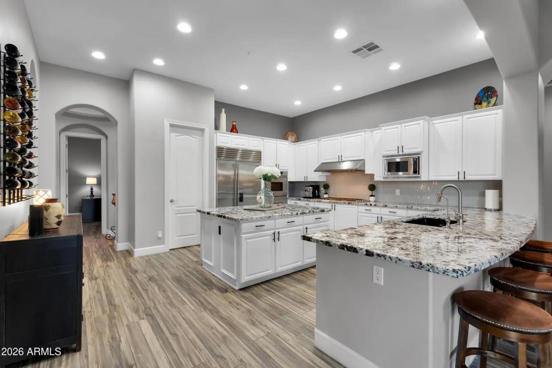 Real Estate Picture 3
