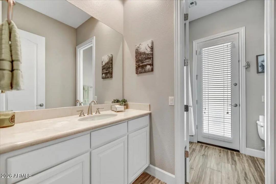 Real Estate Picture 43