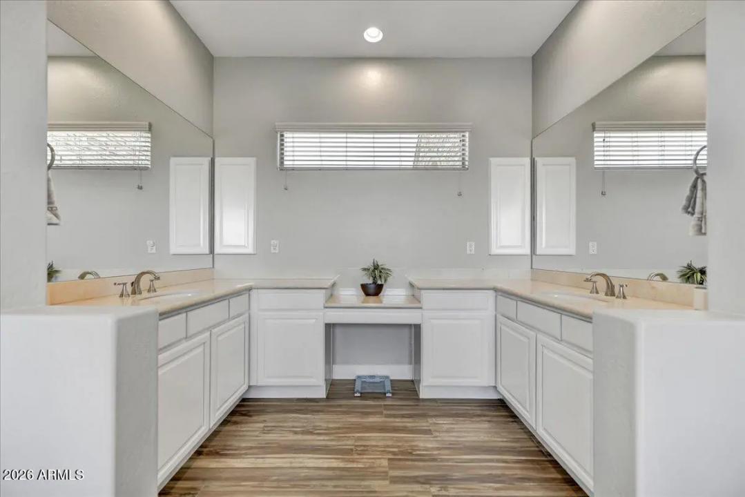 Real Estate Picture 37