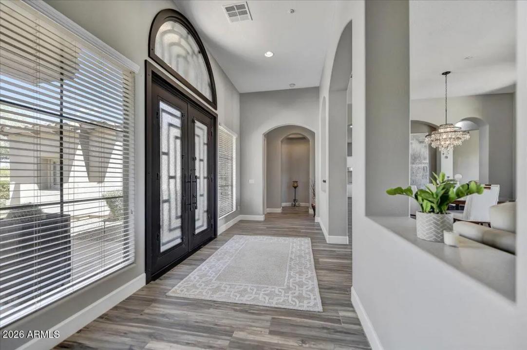 Real Estate Picture 12