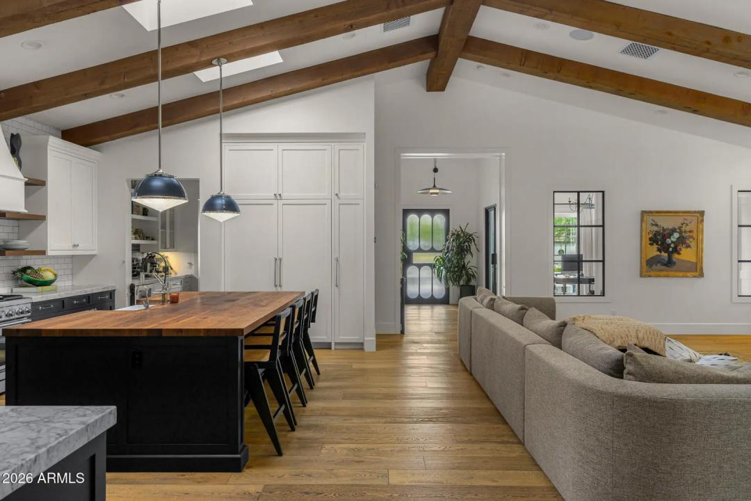 Real Estate Picture 5