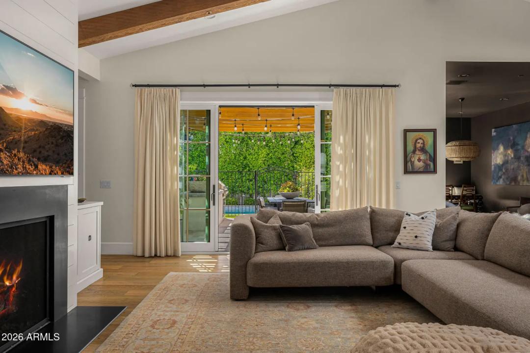 Real Estate Picture 9