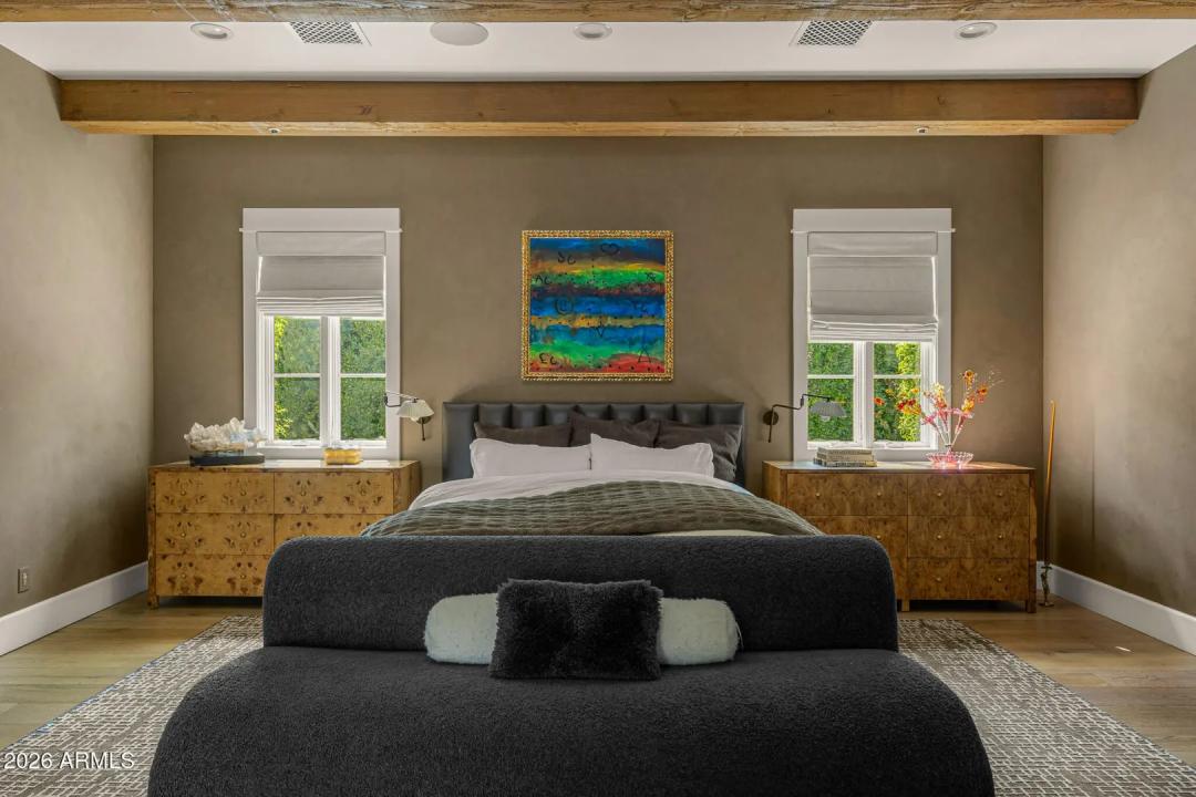 Real Estate Picture 15