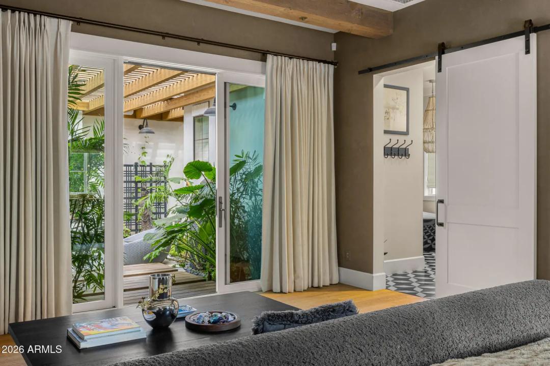 Real Estate Picture 16