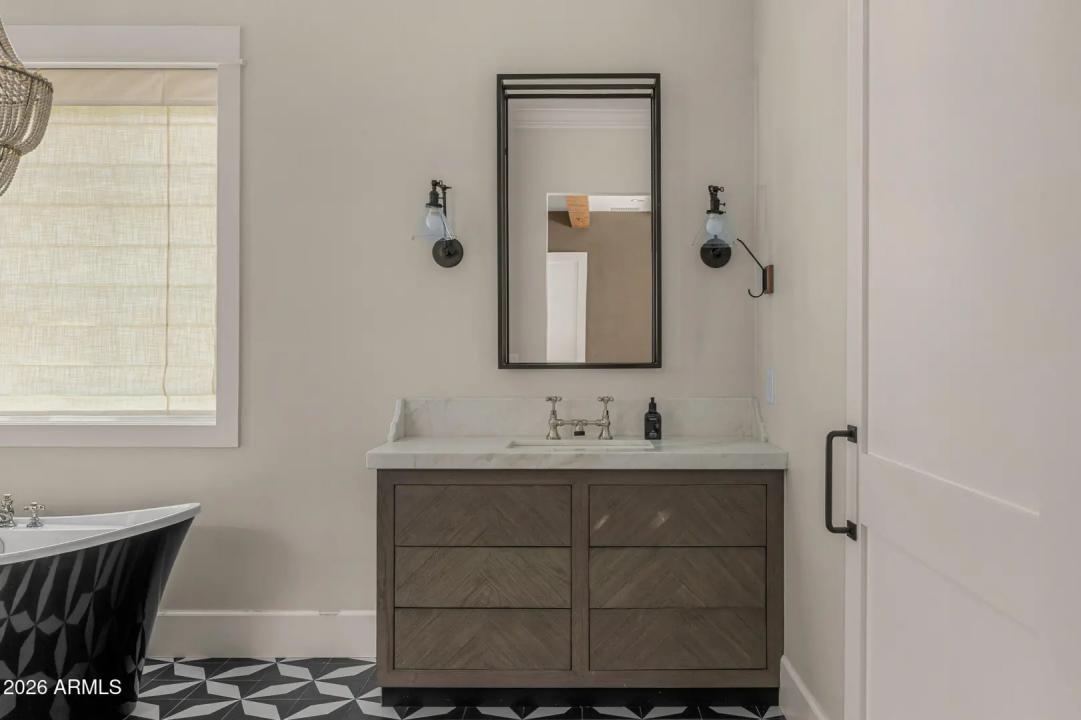 Real Estate Picture 19