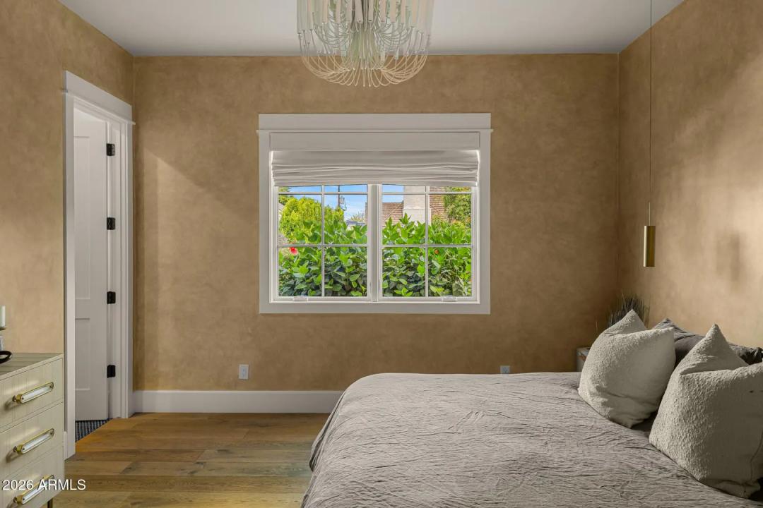 Real Estate Picture 21