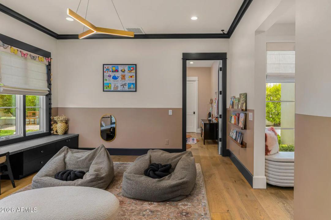 Real Estate Picture 24