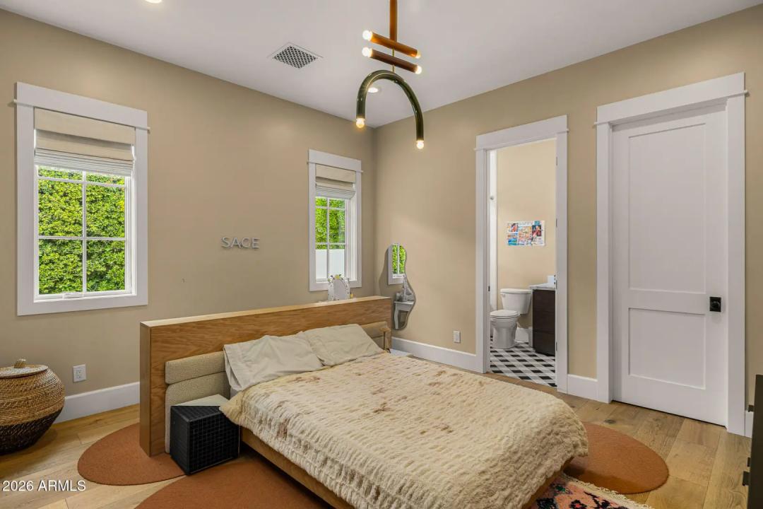Real Estate Picture 28