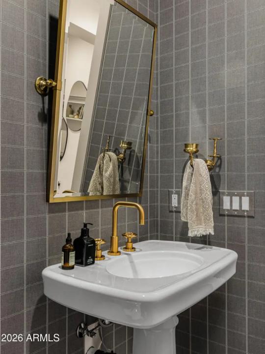 Real Estate Picture 30