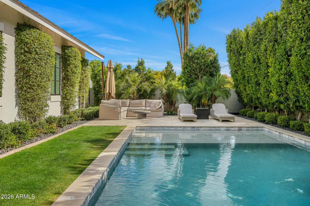 Real Estate Picture 6