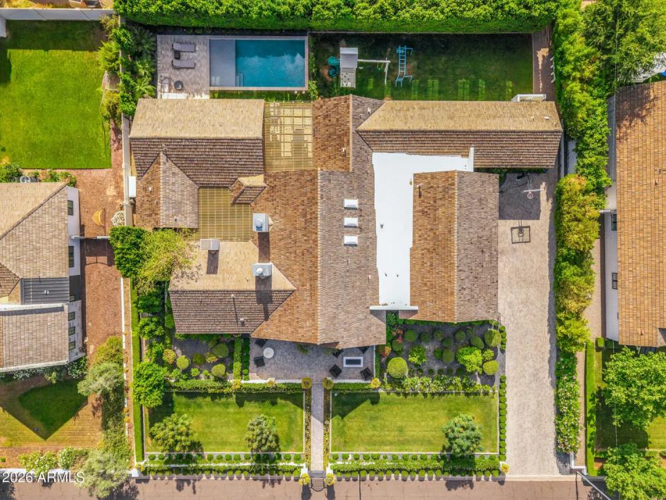 Real Estate Picture 32