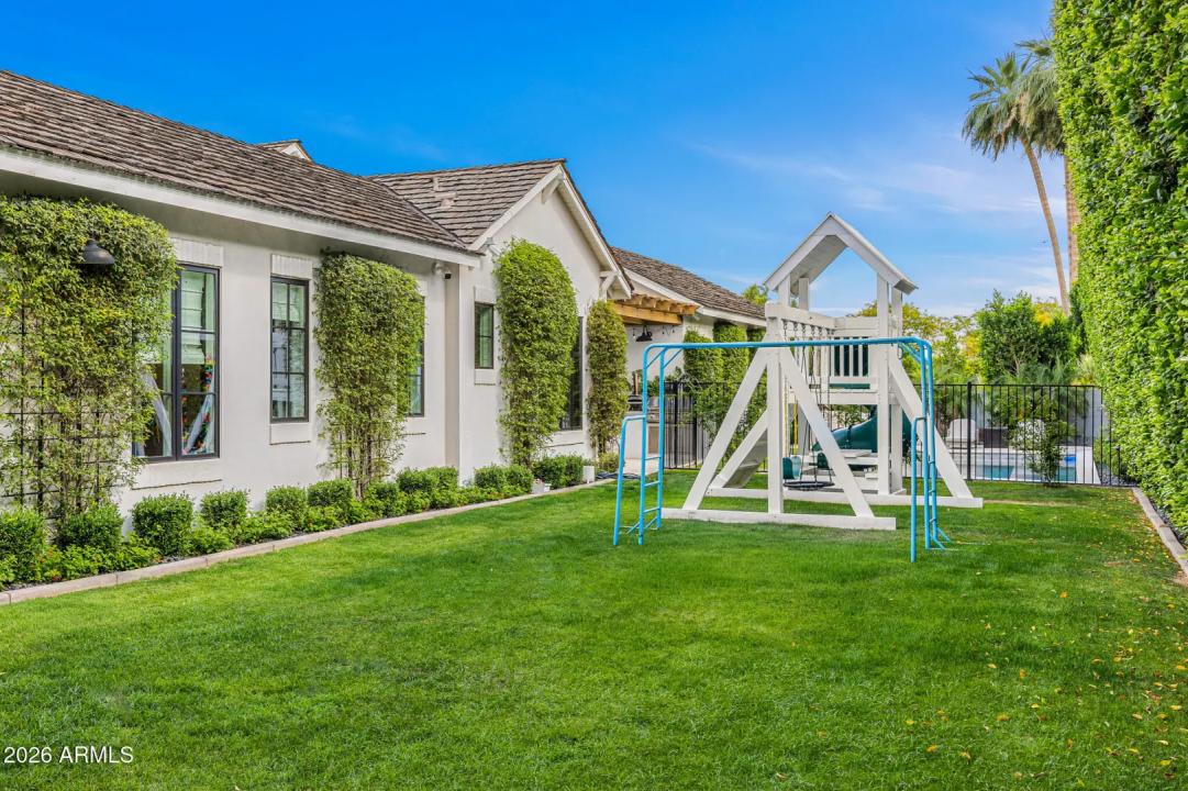 Real Estate Picture 33