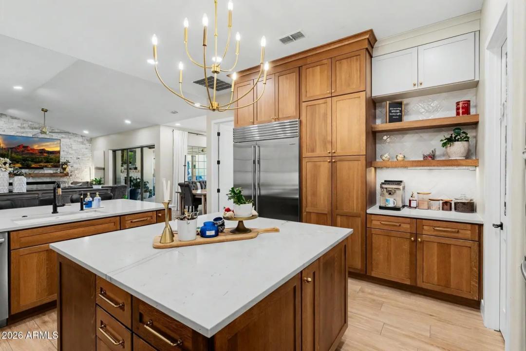 Real Estate Picture 24