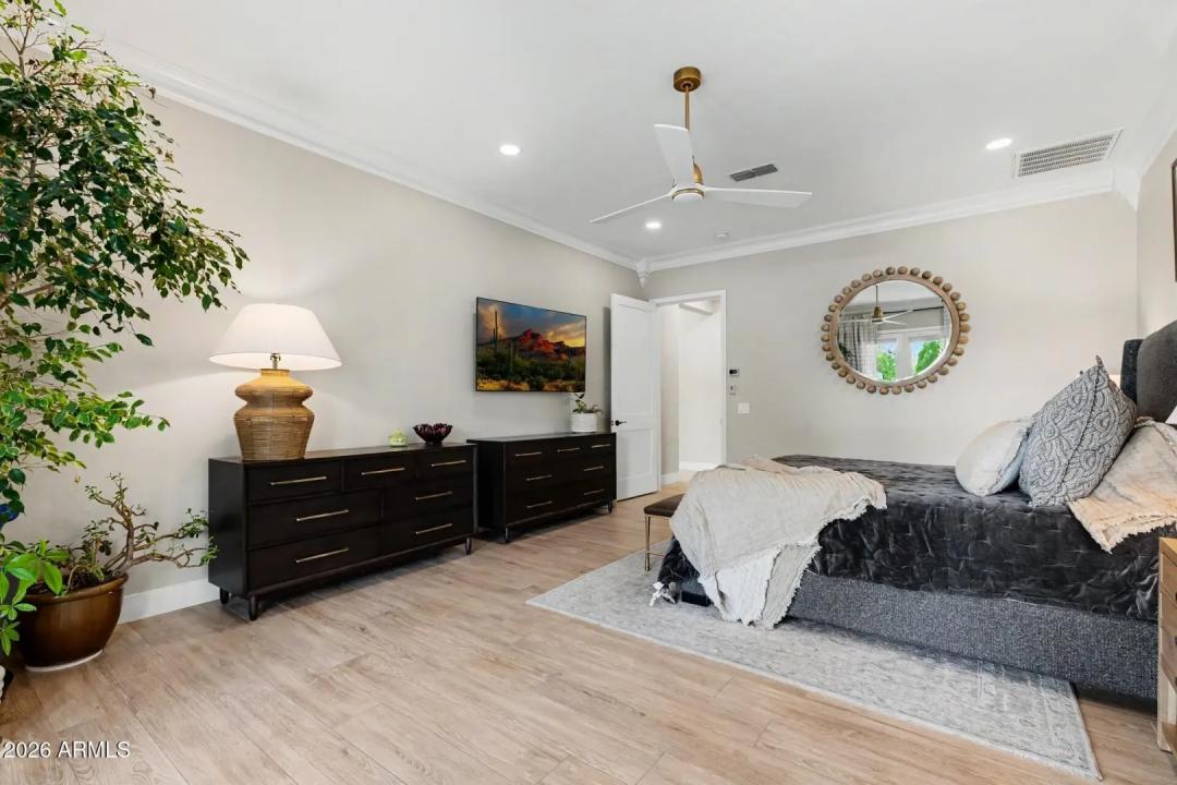 Real Estate Picture 42