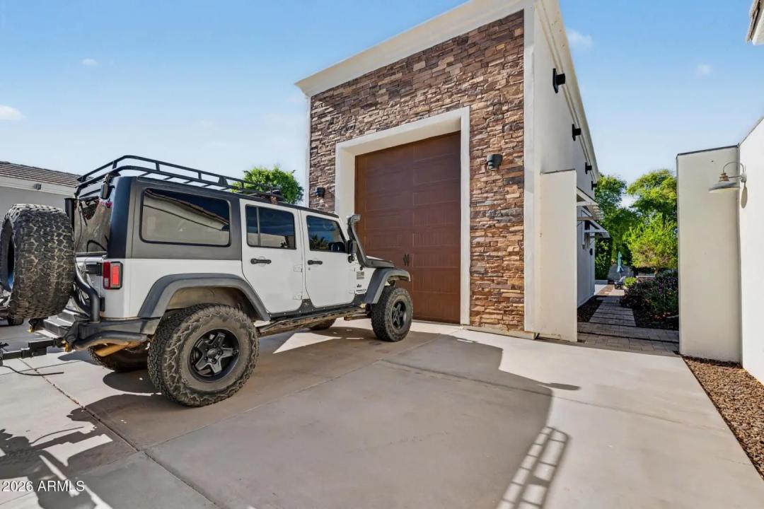 Real Estate Picture 106