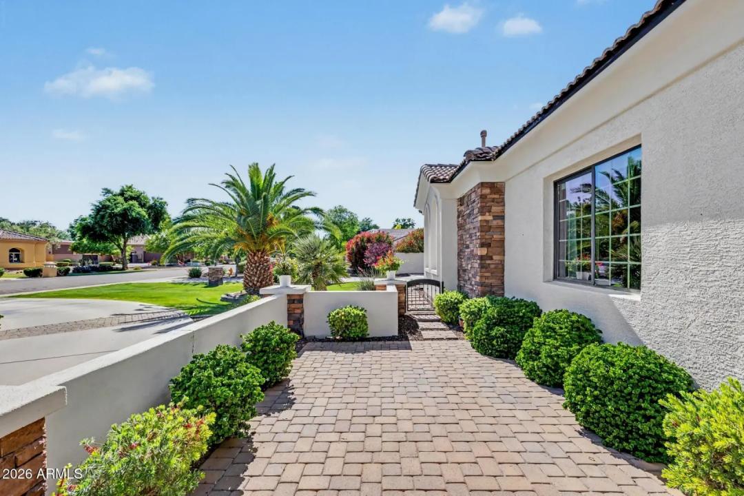 Real Estate Picture 13