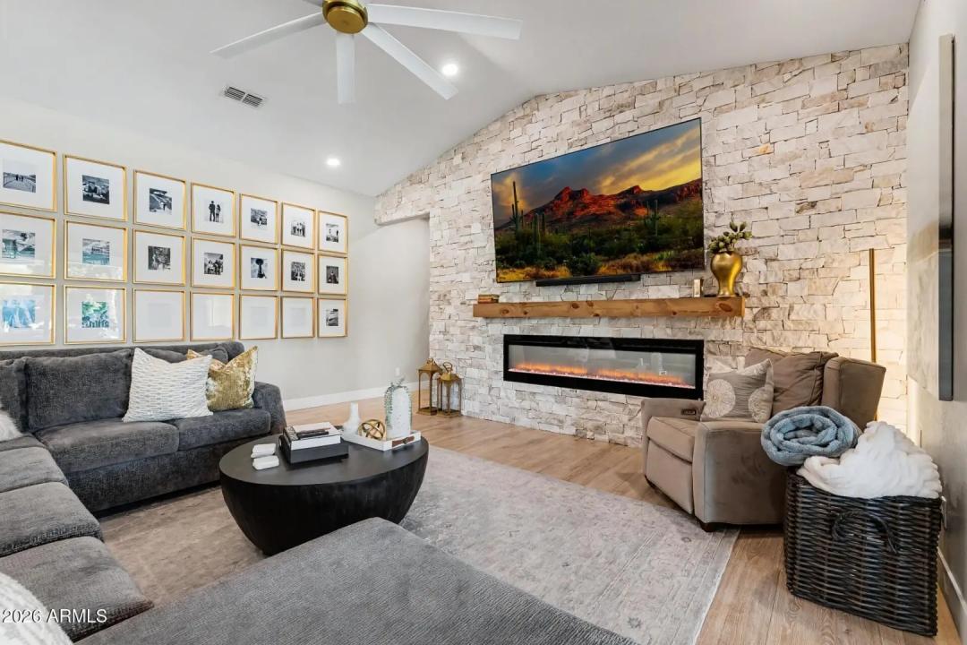 Real Estate Picture 33