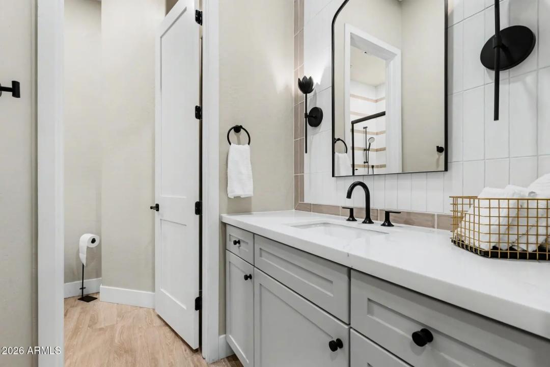 Real Estate Picture 60