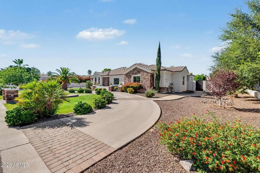 Real Estate Picture 10
