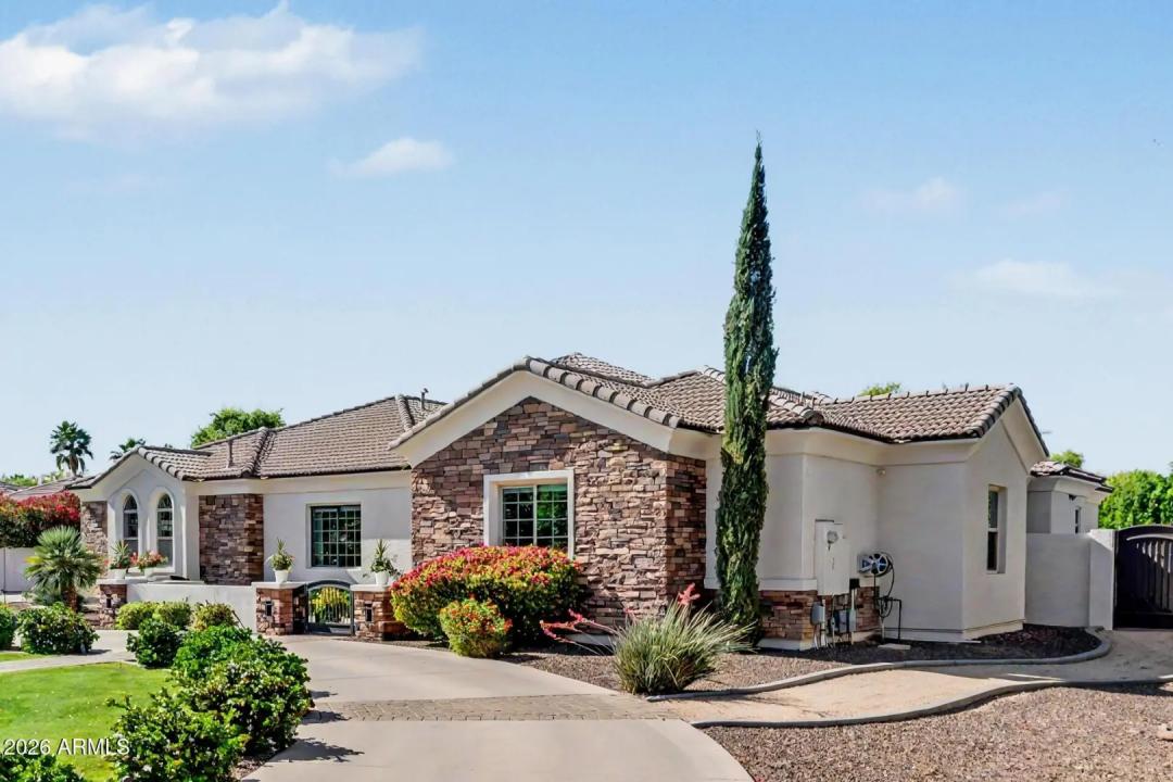 Real Estate Picture 9