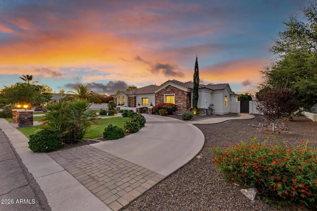 Real Estate Picture 11