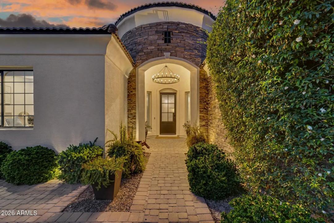 Real Estate Picture 14