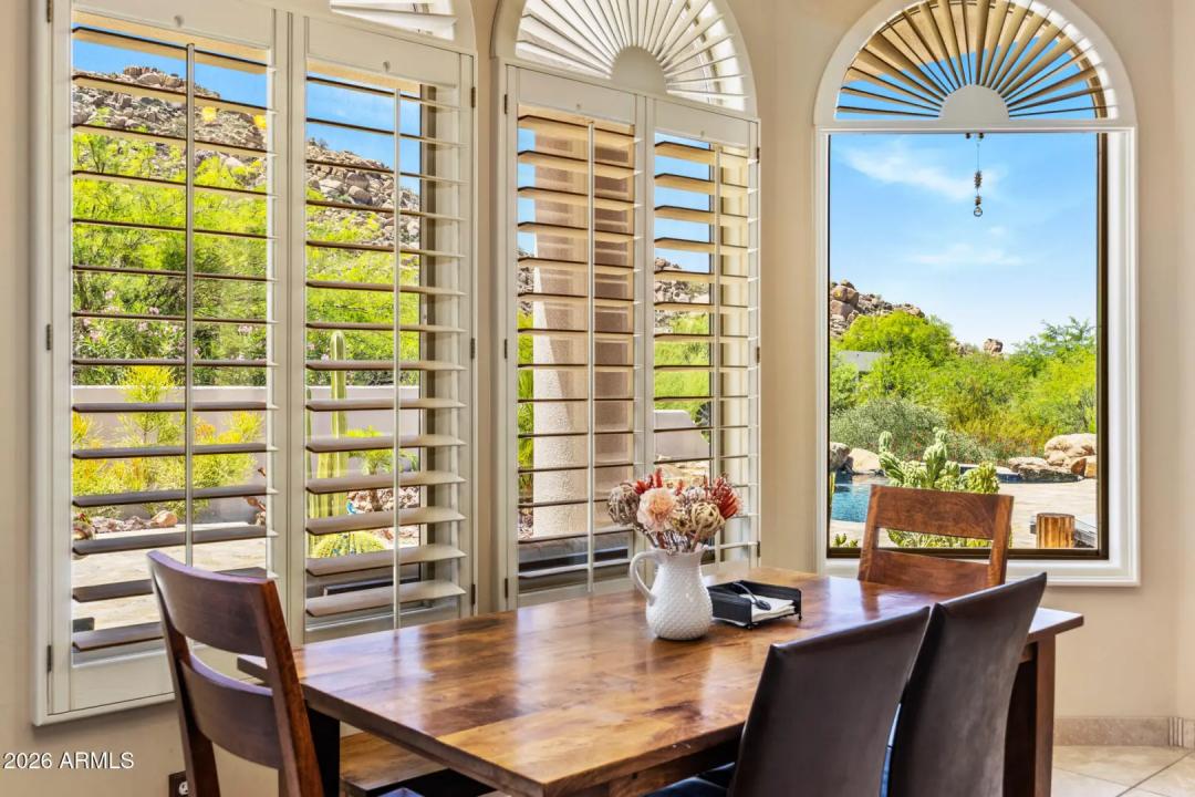 Real Estate Picture 4