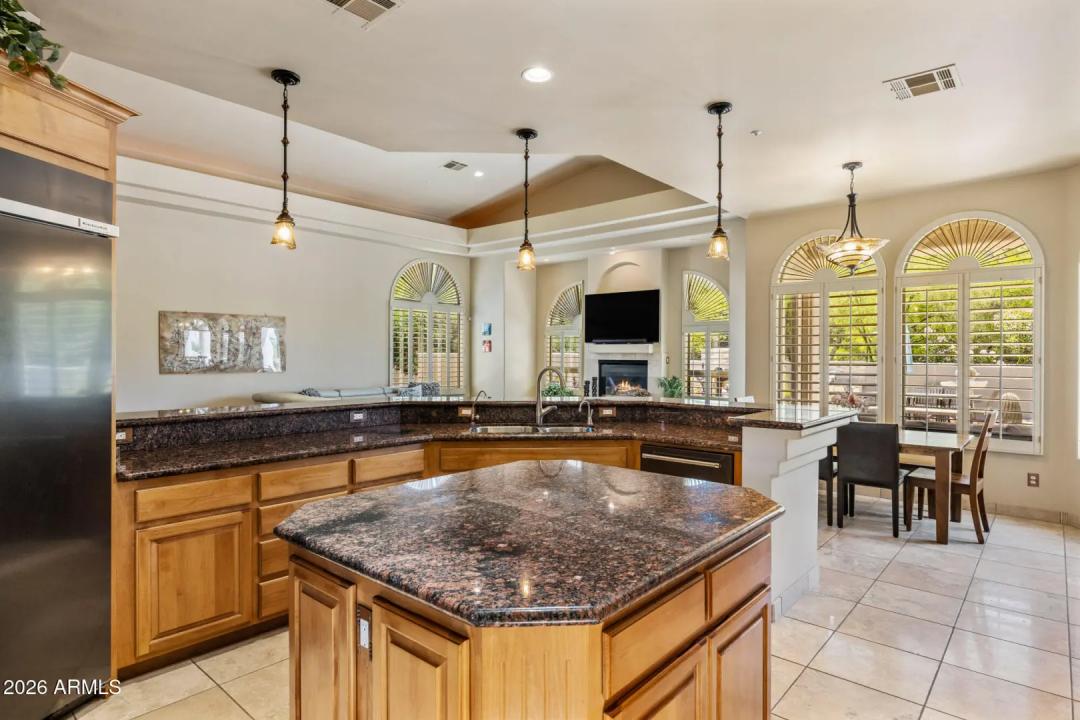 Real Estate Picture 5