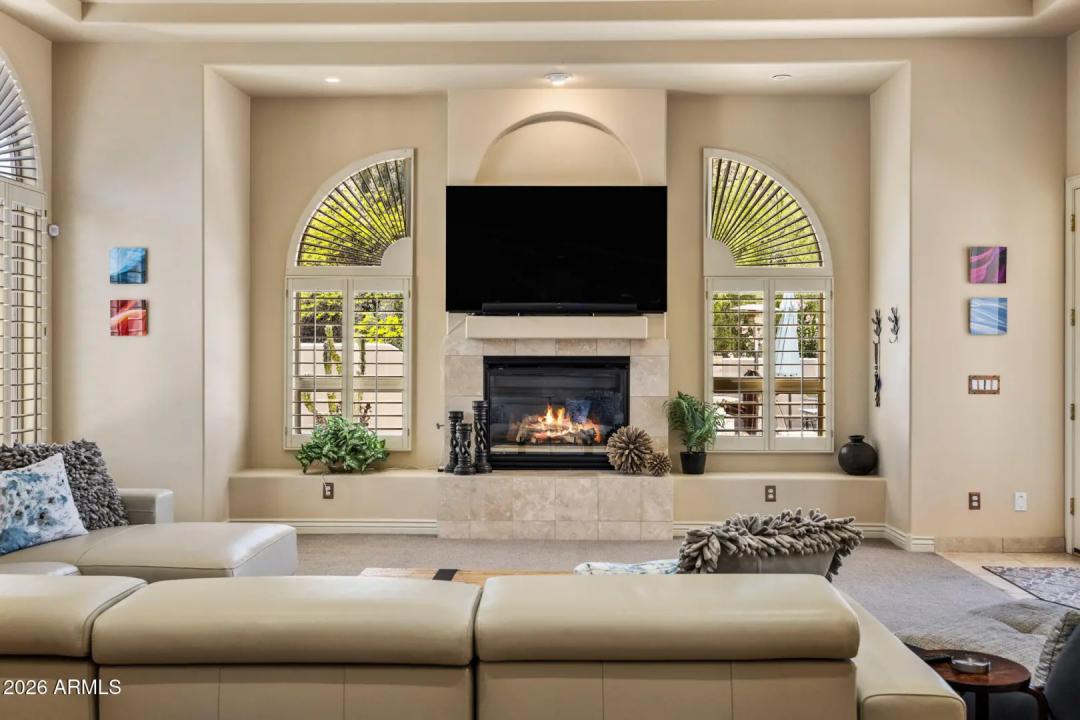 Real Estate Picture 14