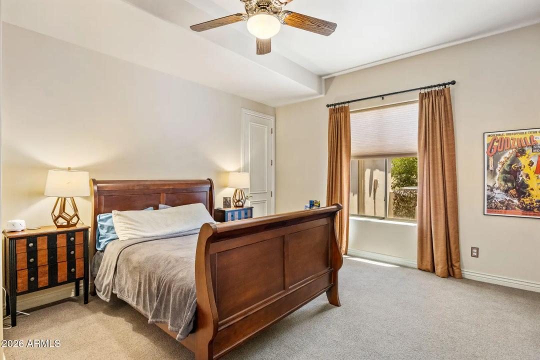Real Estate Picture 24