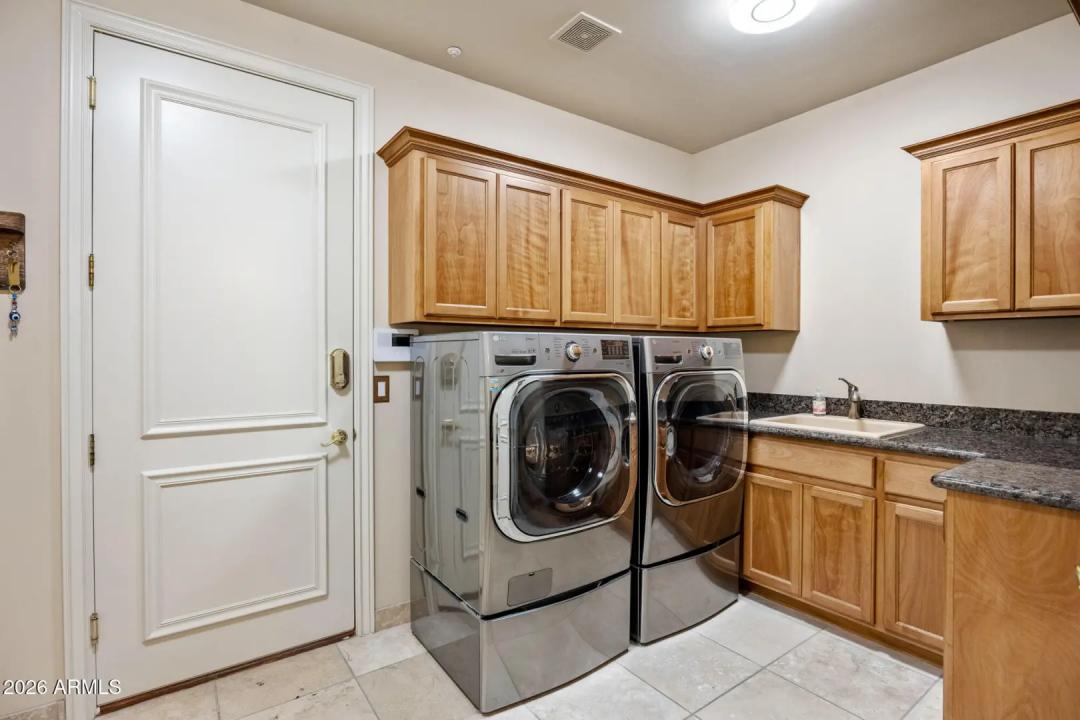 Real Estate Picture 32