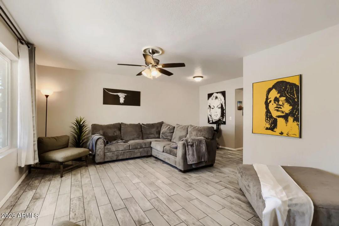 Real Estate Picture 10