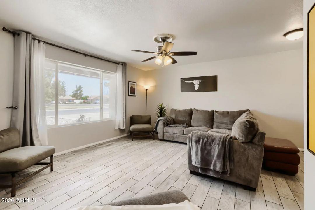 Real Estate Picture 8
