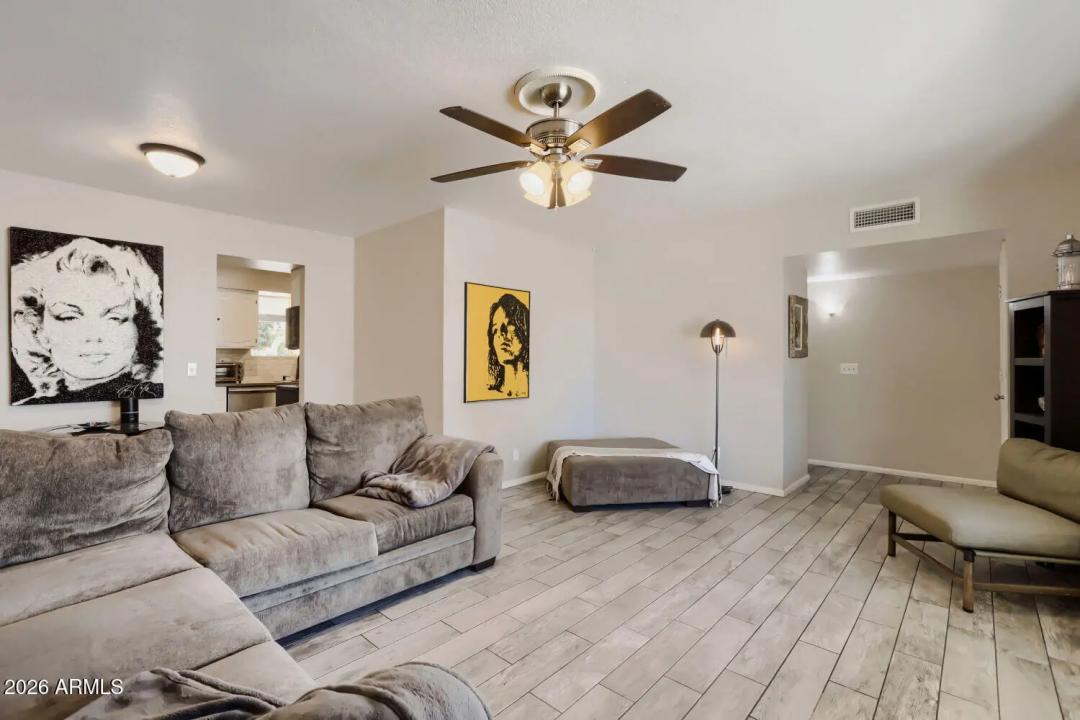 Real Estate Picture 9