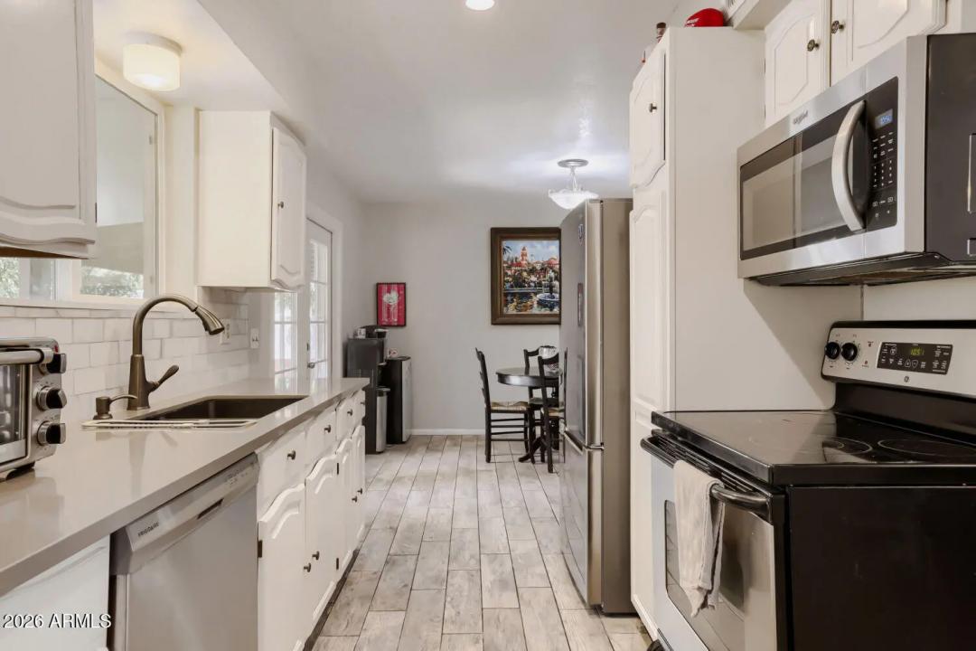 Real Estate Picture 5