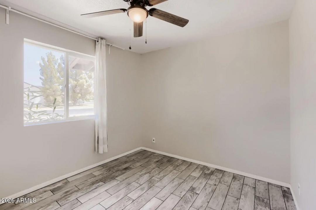 Real Estate Picture 15