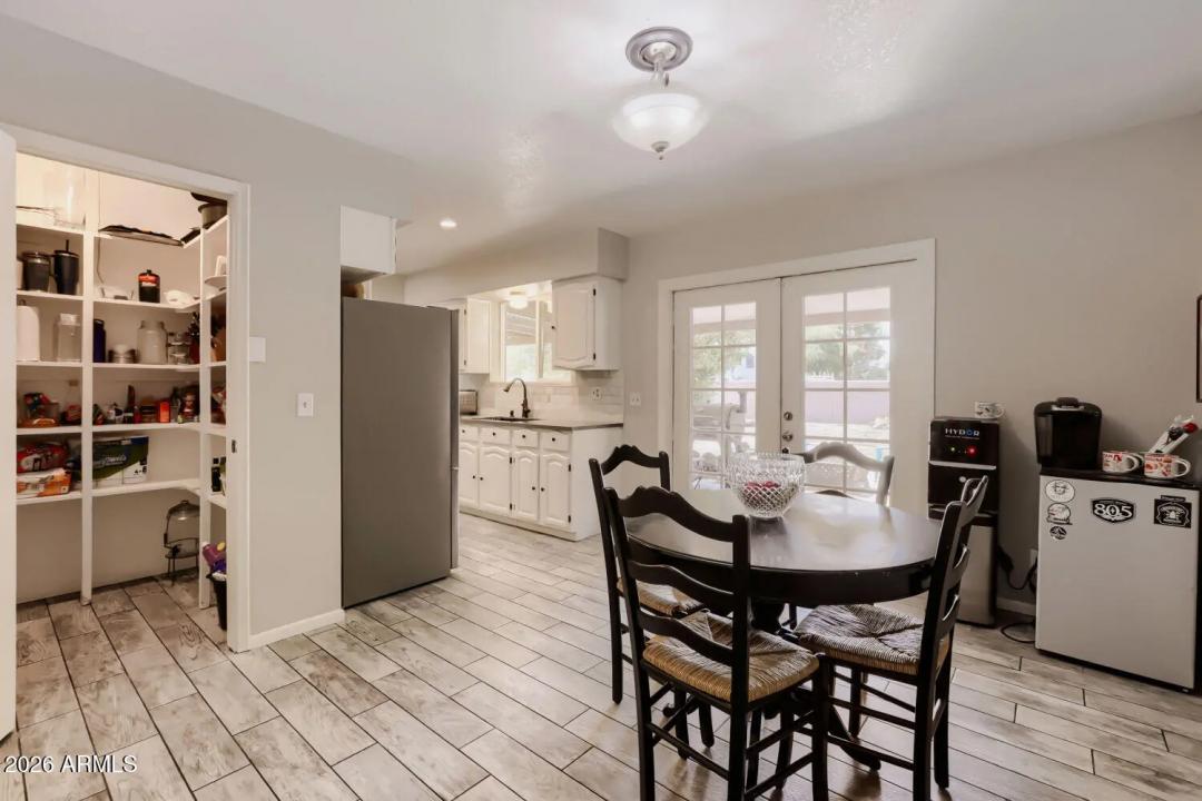 Real Estate Picture 7