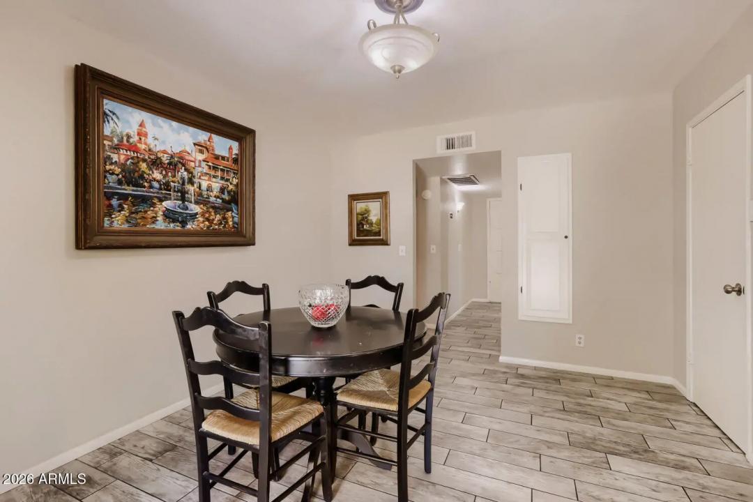 Real Estate Picture 6