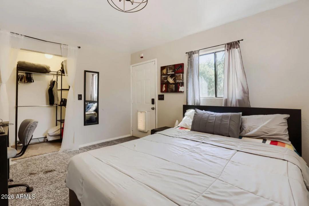 Real Estate Picture 22