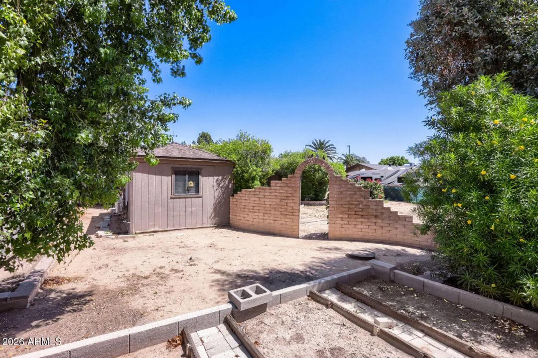 Real Estate Picture 23