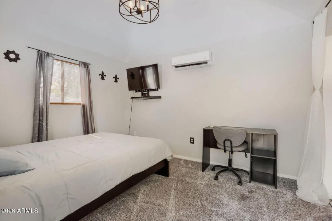 Real Estate Picture 17