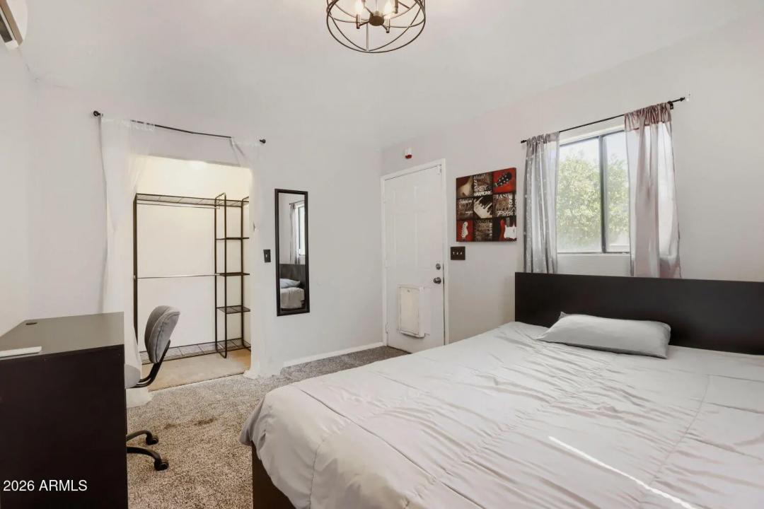 Real Estate Picture 16